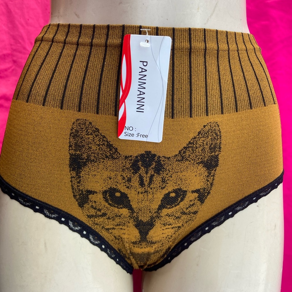 6pk women’s Underwear free size, 6 Different Colors with a cat logo on the front